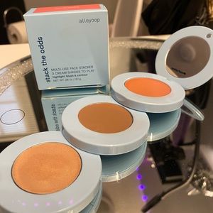 Alleyoop in shade Sunkissed. Highlight, blush & contour.